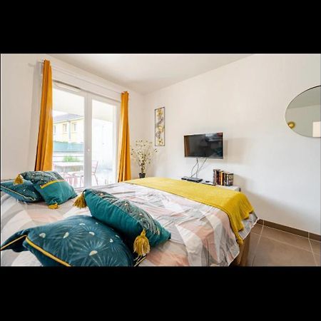 Proche Disney et Paris - Studio terrasse et parking privé Montévrain Buitenkant foto