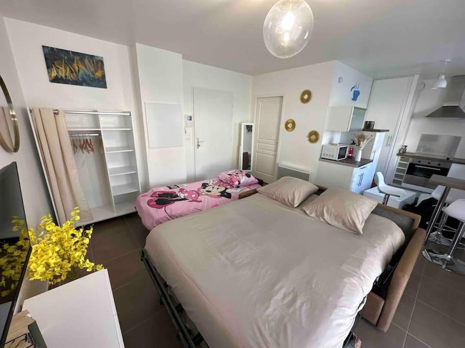 Proche Disney et Paris - Studio terrasse et parking privé Montévrain Buitenkant foto