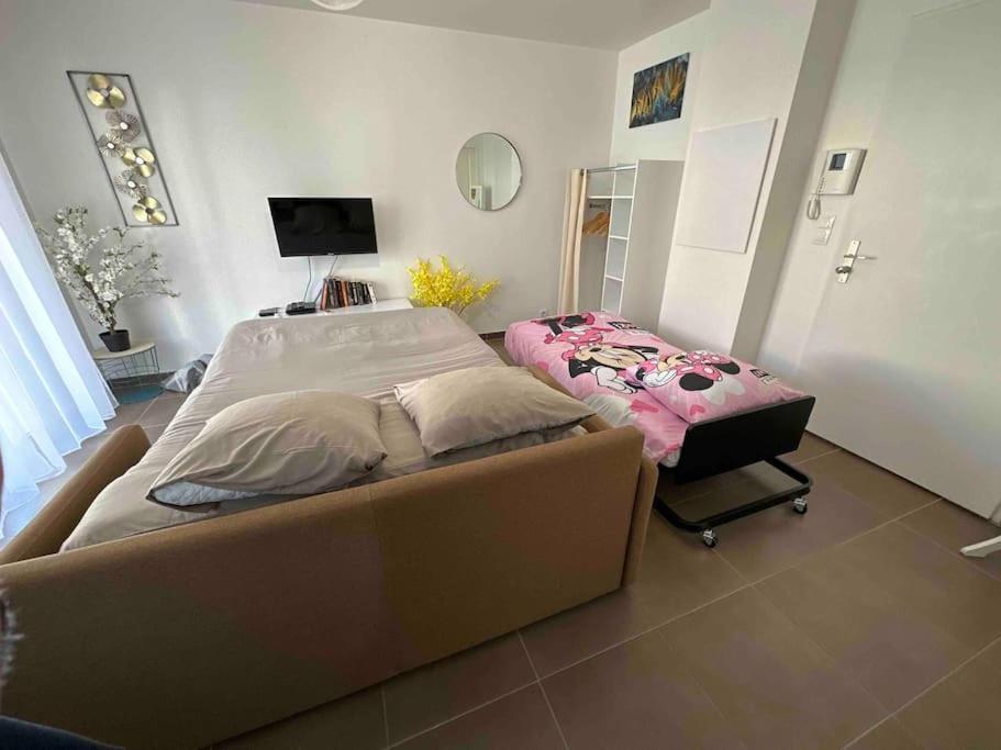 Proche Disney et Paris - Studio terrasse et parking privé Montévrain Buitenkant foto